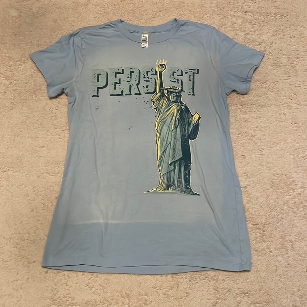 Women’s Size Large Light Blue Statue of Liberty Raised Fist Persist Tee Shirt